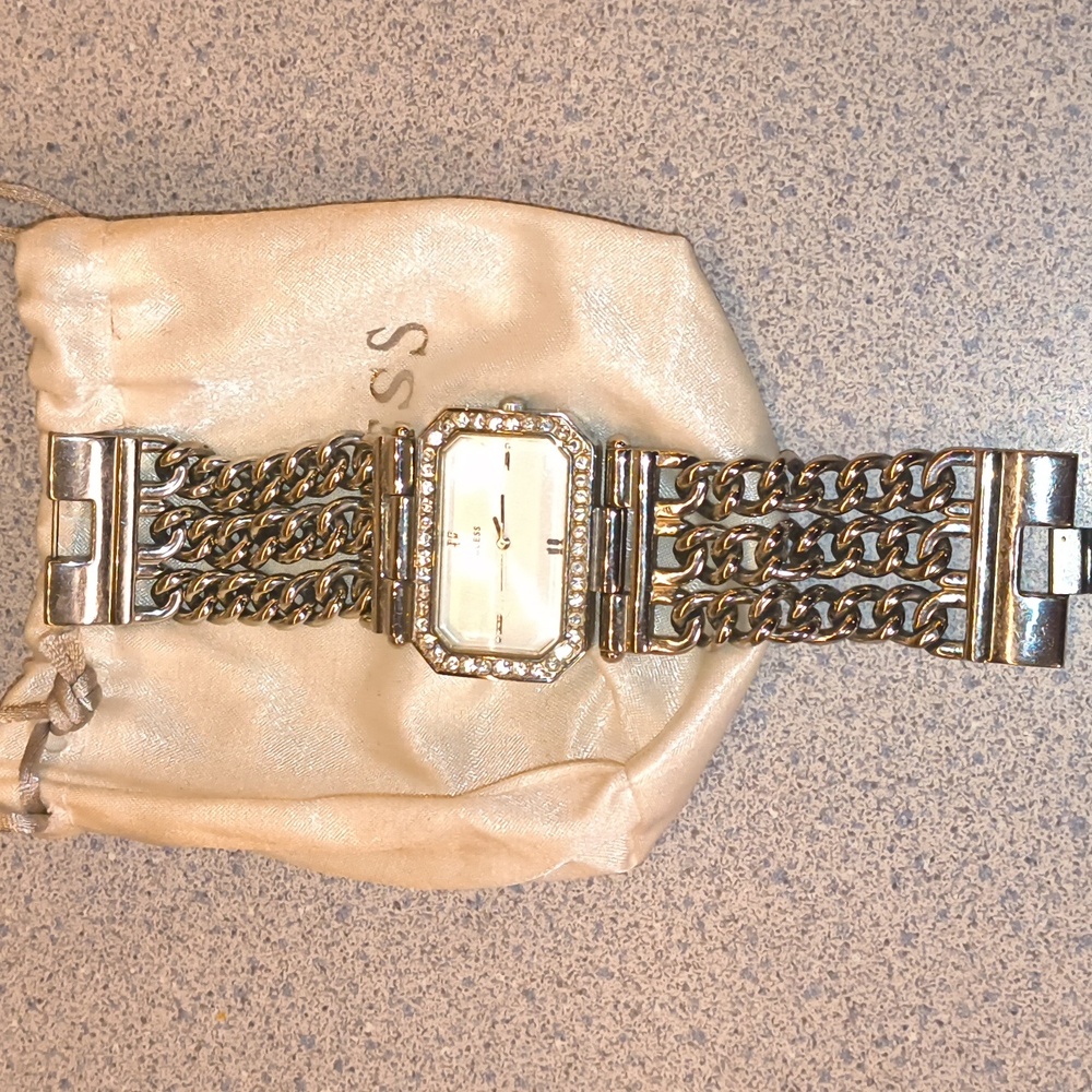 Guess Brand Women's Silver Stainless Steel Chain Watch-3 Chain Rows-NWOT